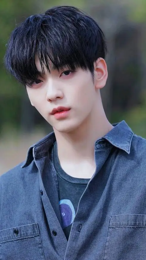 ai character: soobin  background
