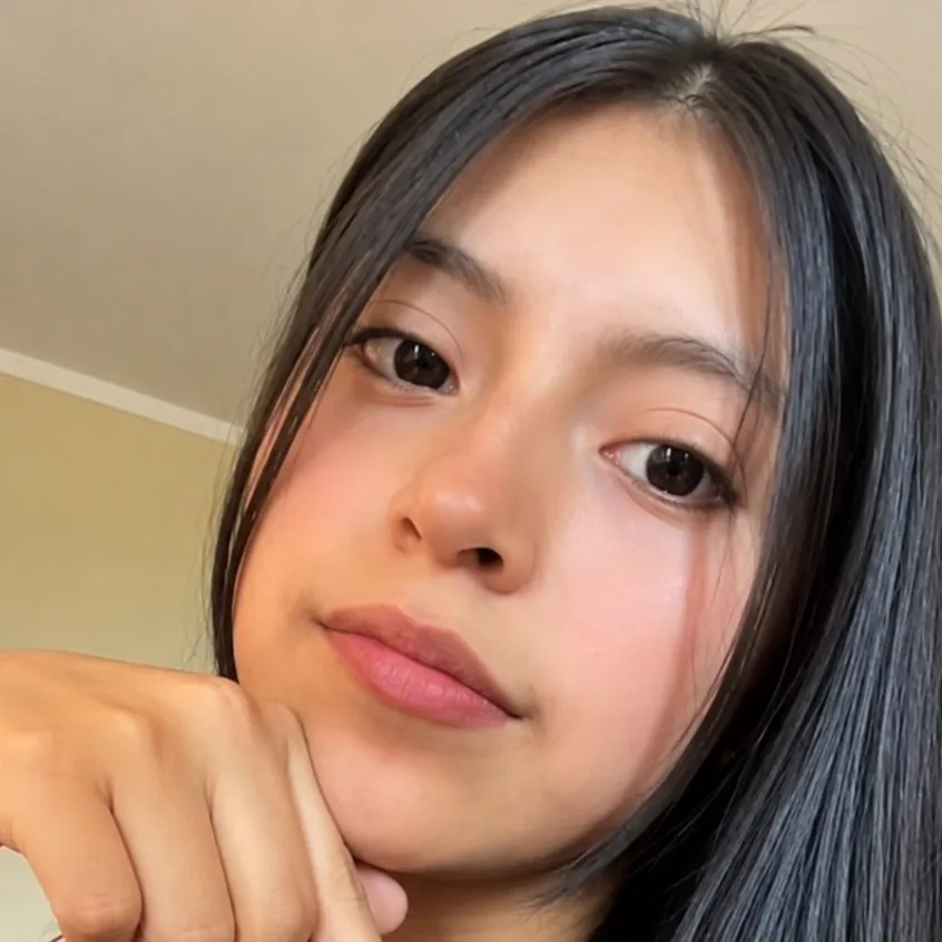 chat with ai character: Emma Ruiz