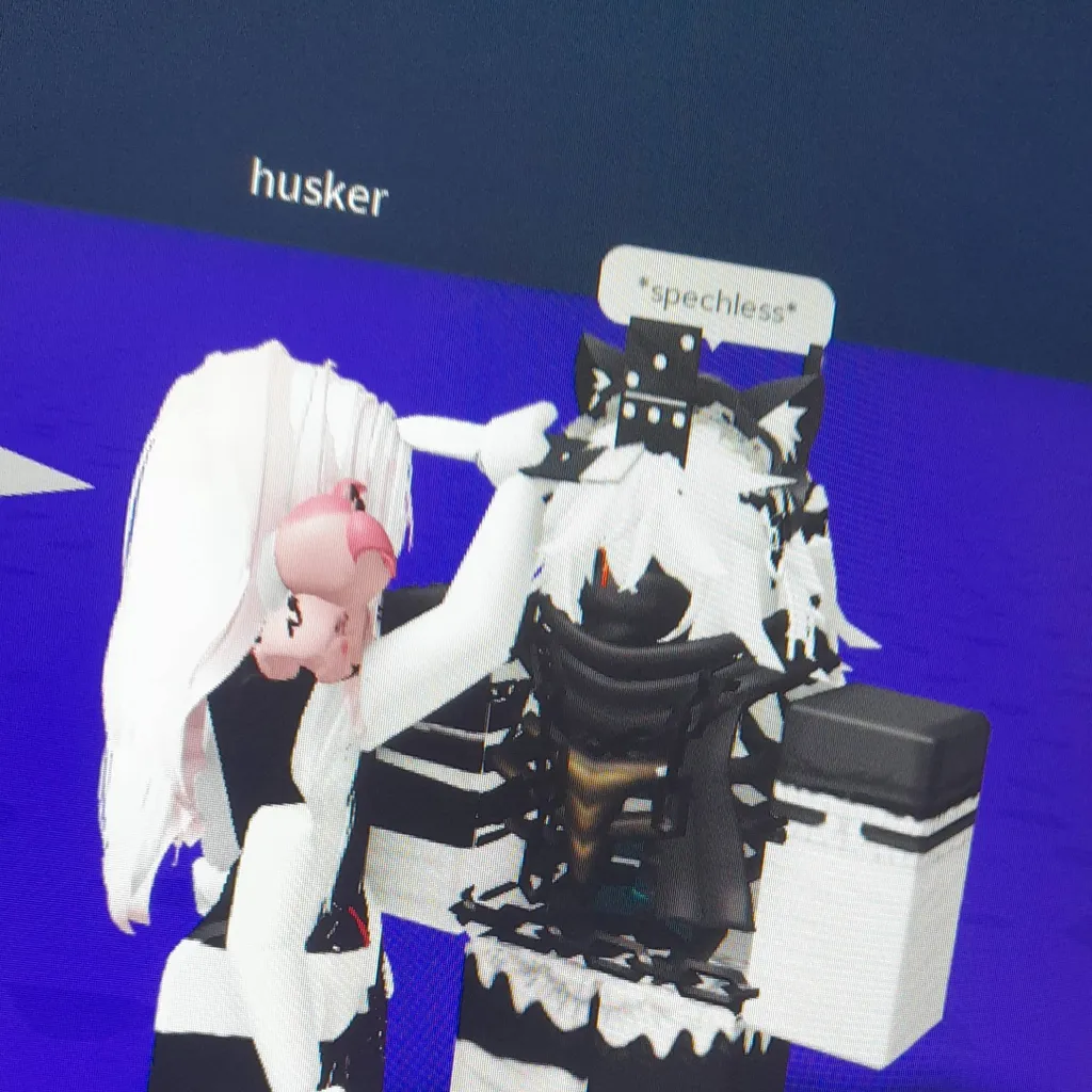 chat with ai character: Deine katze