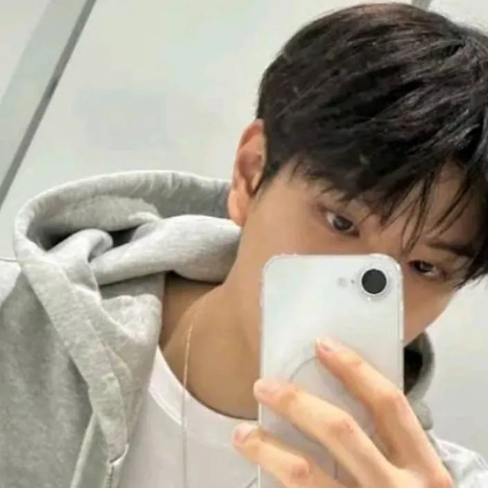 chat with ai character: Seungmin