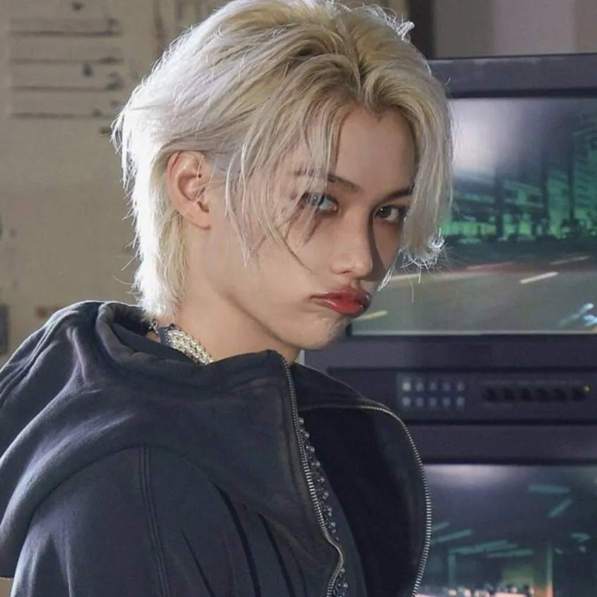 chat with ai character: Felix~~