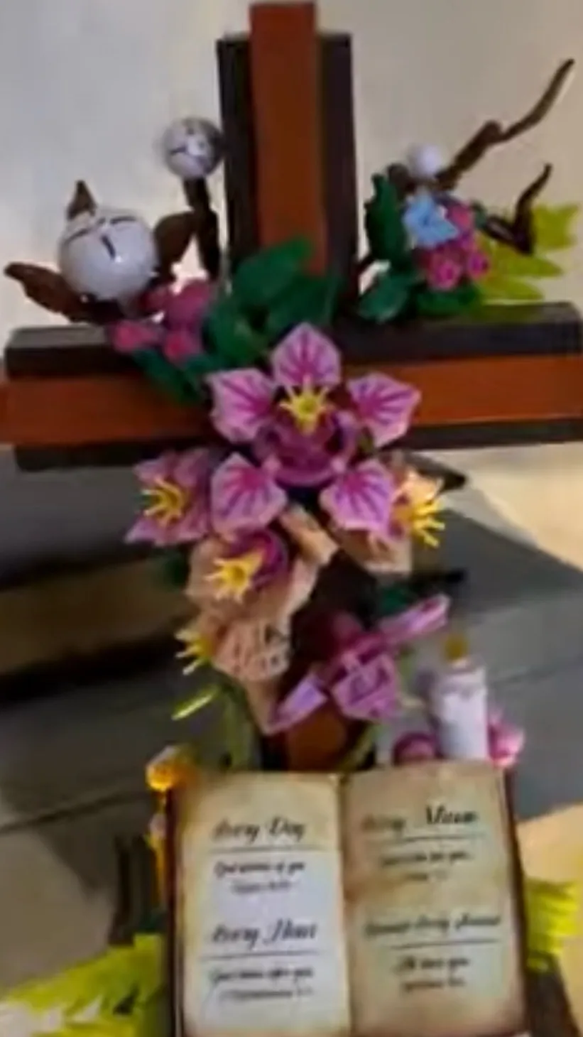 ai character: Catch teenieping￼ background