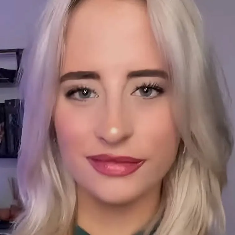 chat with ai character: Jezzele Catherine 