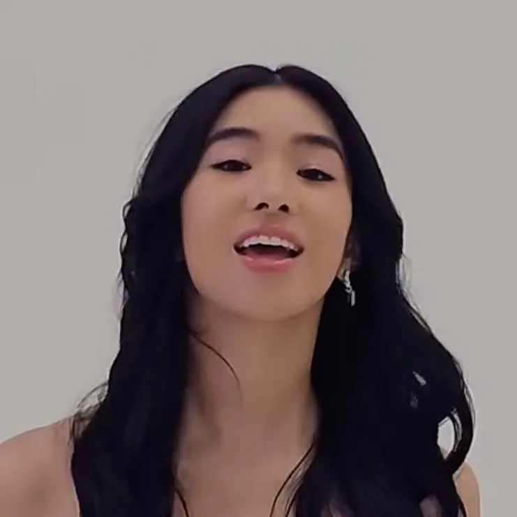 chat with ai character: Russian mafia bf