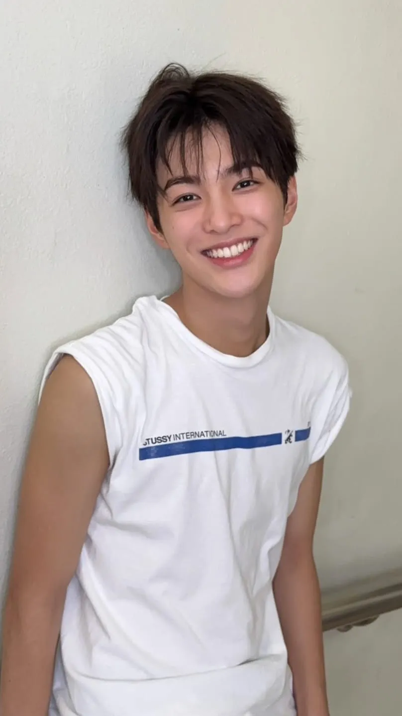 ai character: 𝘒𝘦𝘰𝘯𝘩𝘰ꨄ background