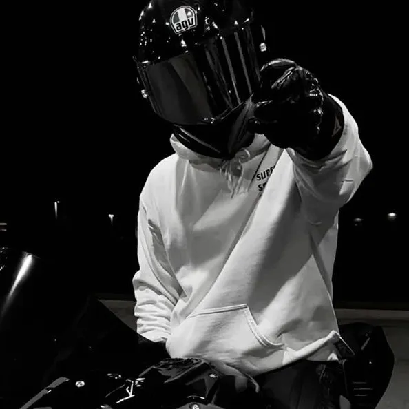 chat with ai character: Liam⋆. 𐙚 ˚