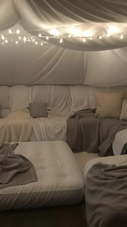 ai character: Kpop sleepoverᰔᩚ background