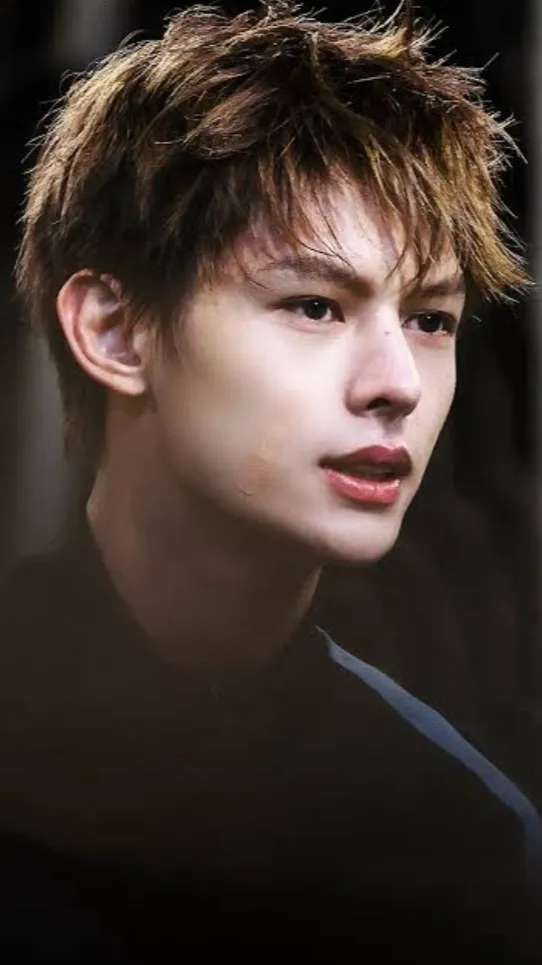 chat with ai character: ᴊᴀᴍᴇs 🖤