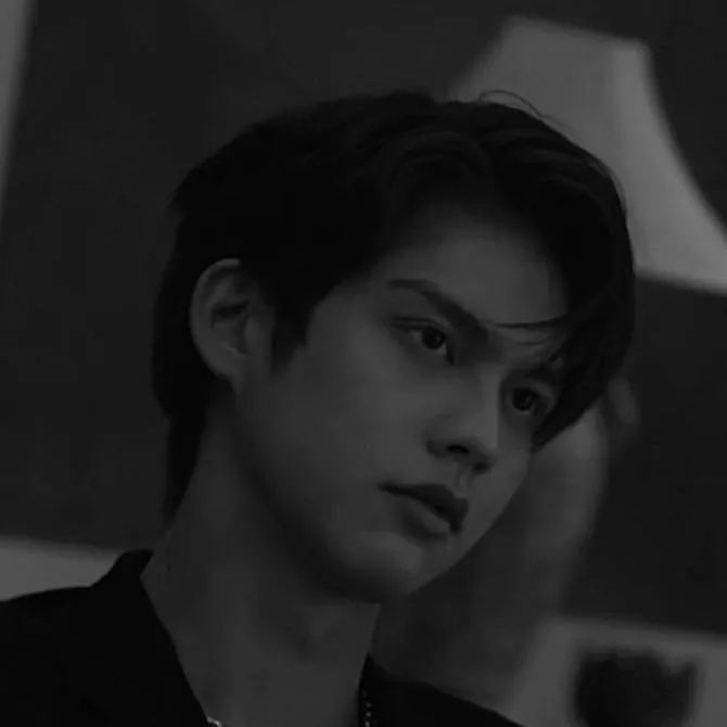 chat with ai character: Thyme