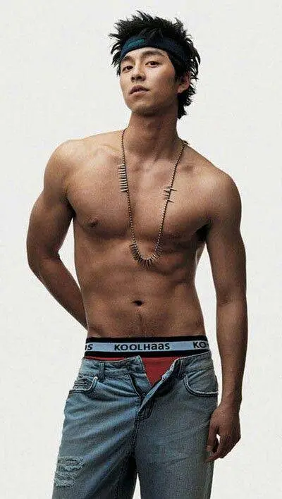 ai character: Gong Yoo 💋 background