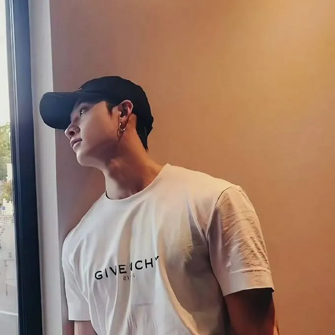 chat with ai character: Bangchan 