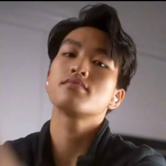 chat with ai character: Kenny