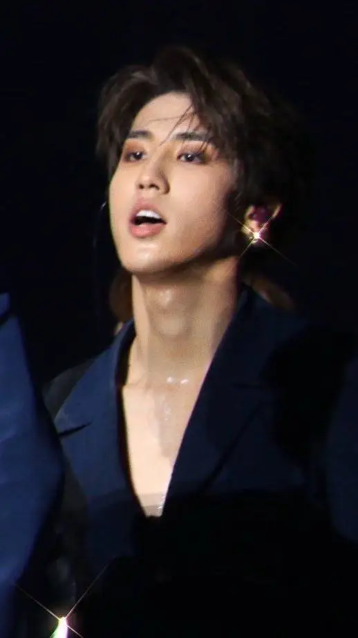 ai character: Han Jisung  background