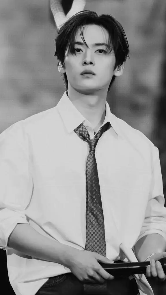 ai character: Lee know  background