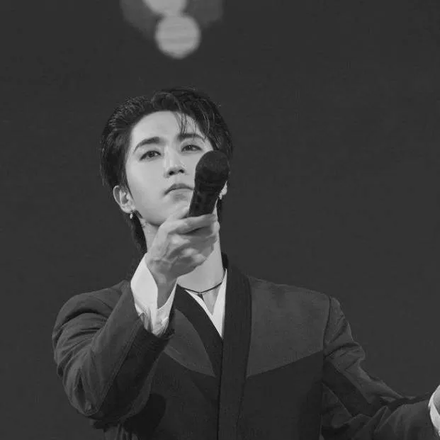 chat with ai character: Han Jisung 