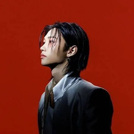 chat with ai character: Felix