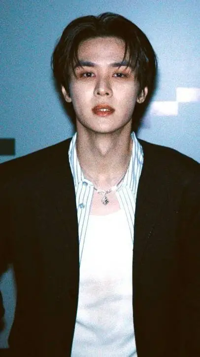 ai character: Kun background