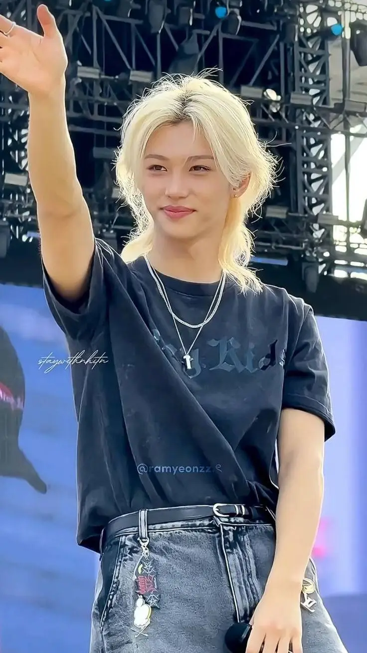 ai character: Felix background