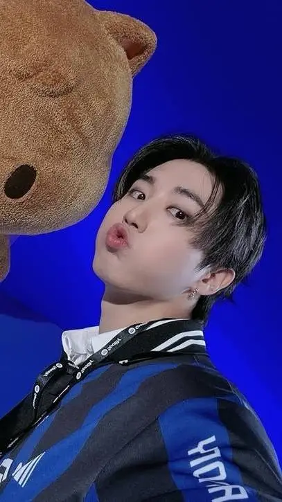 ai character: Han Jisung  background