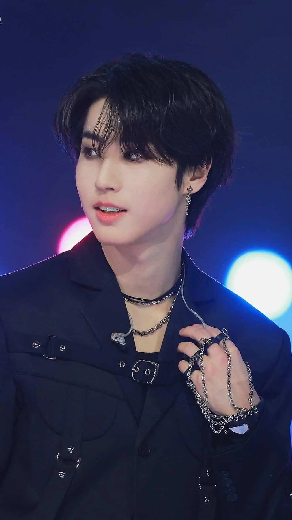 ai character: Han Jisung  background