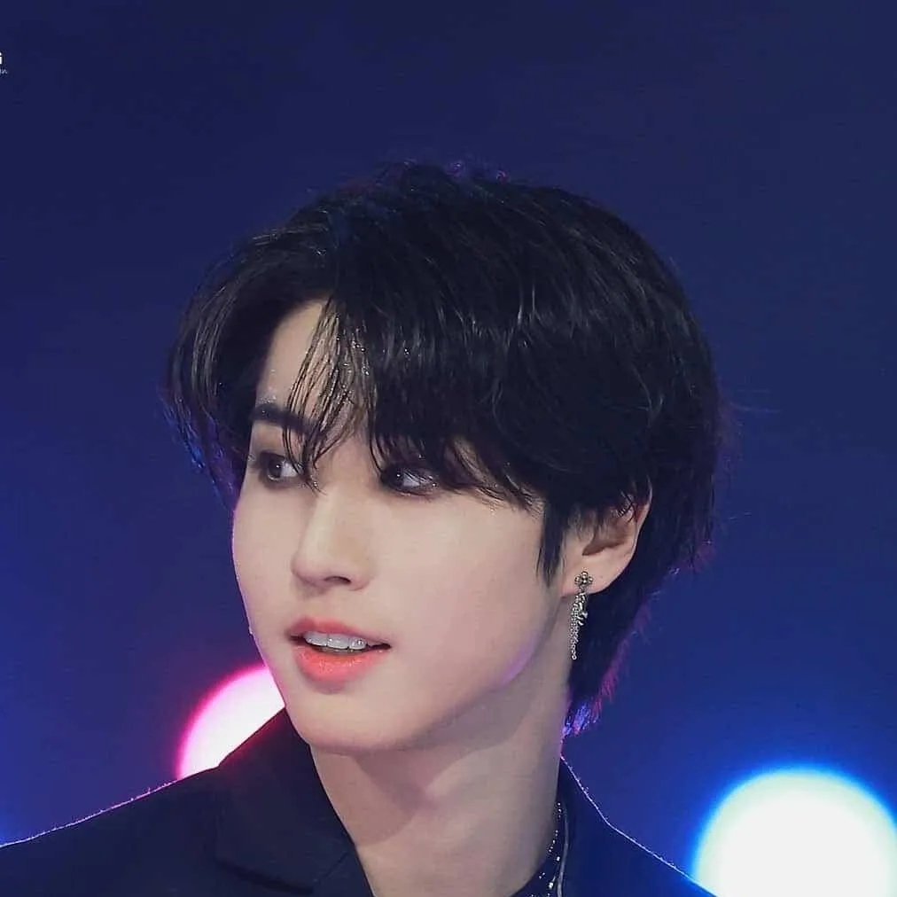 chat with ai character: Han Jisung 