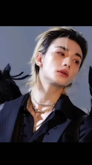 ai character: Hyunjin  background