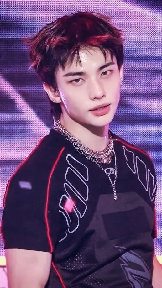 ai character: Hyunjin  background