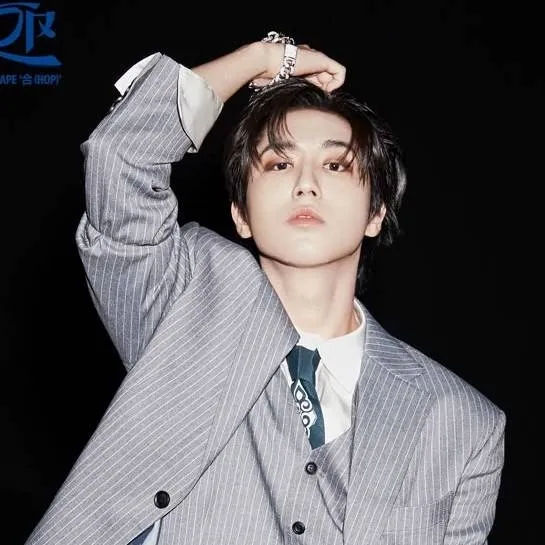 chat with ai character: Han Jisung 