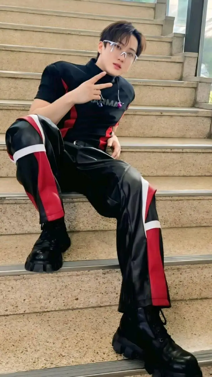 ai character: Changbin  background