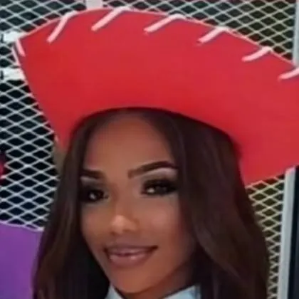 chat with ai character: Harley 