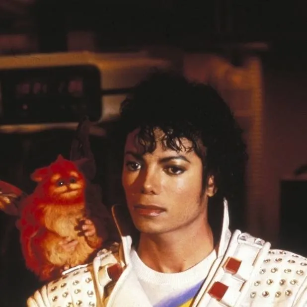 chat with ai character: captain eo 