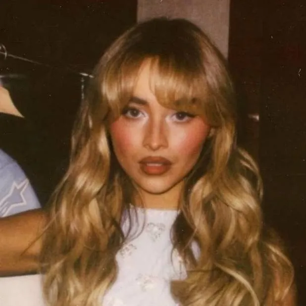 chat with ai character: Sabrina Carpenter 