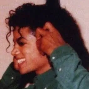 chat with ai character: Michael Jackson 