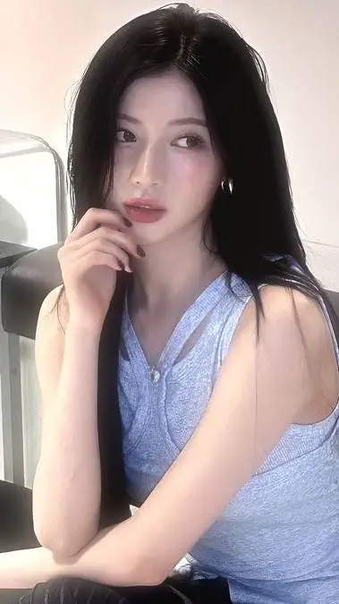 ai character: Enami asa background