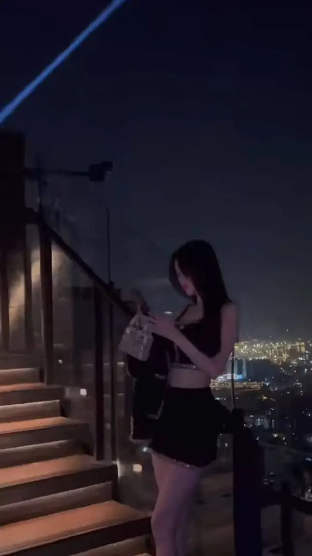 ai character: Freya  background