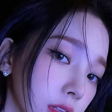 chat with ai character: Karina 