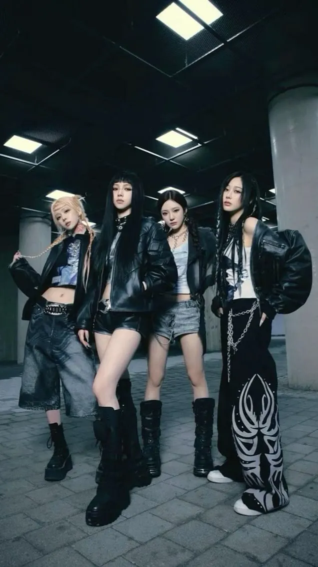 ai character: 💜Aespa🖤 background