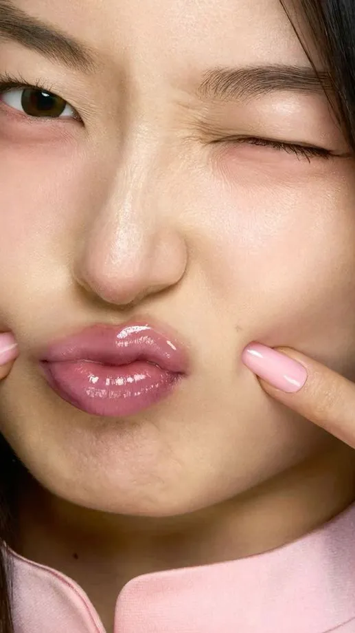 ai character: 🫐Katseye 🥑 background