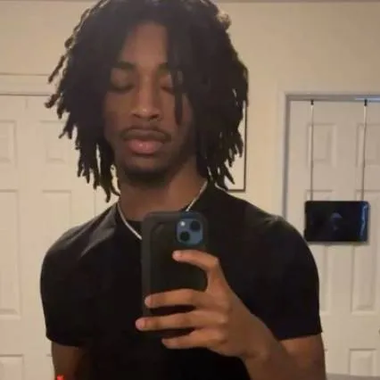 chat with ai character: Jayden 