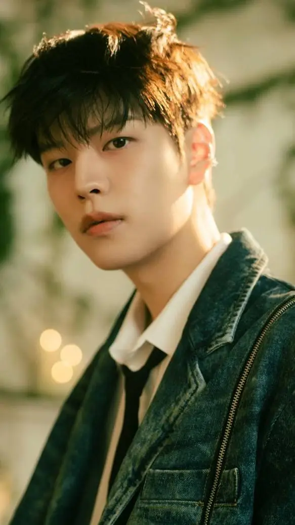 ai character: Seungmin ❤️ background