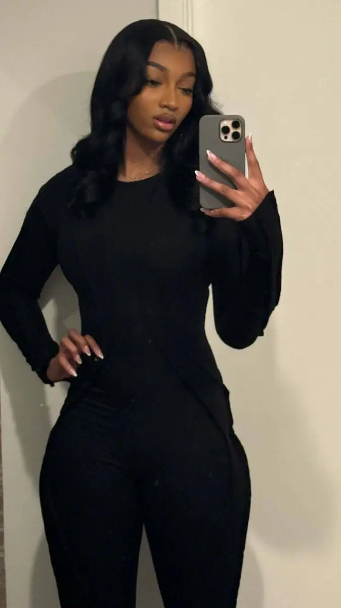 Talkie AI - Chat with Angel Reese 