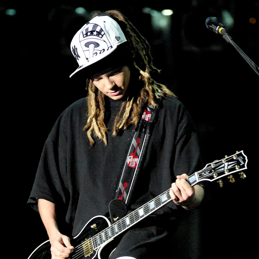 chat with ai character: Tom Kaulitz