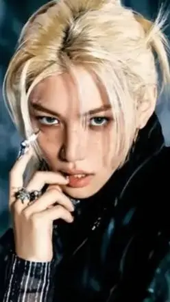 ai character: Lee Felix background