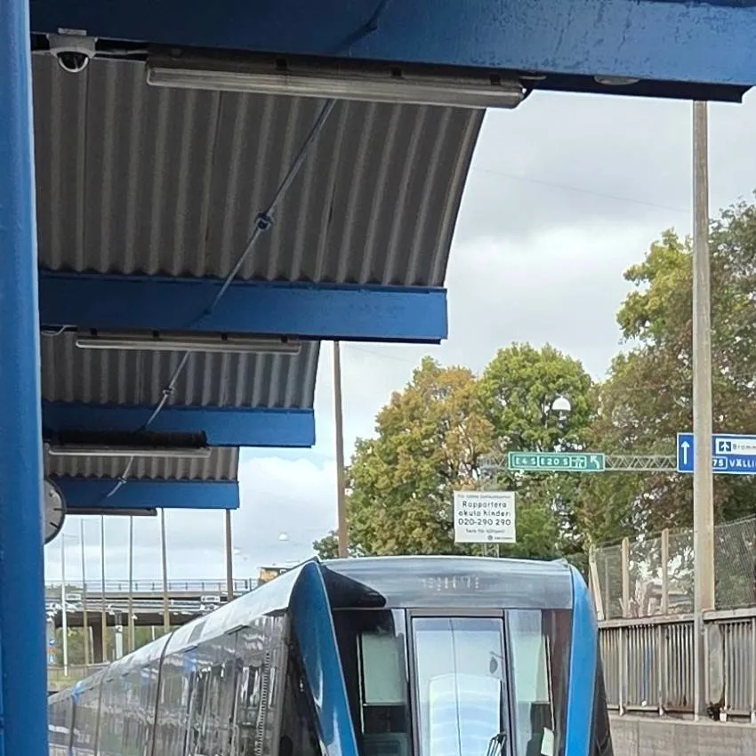 chat with ai character: SomeoneFishyMetro