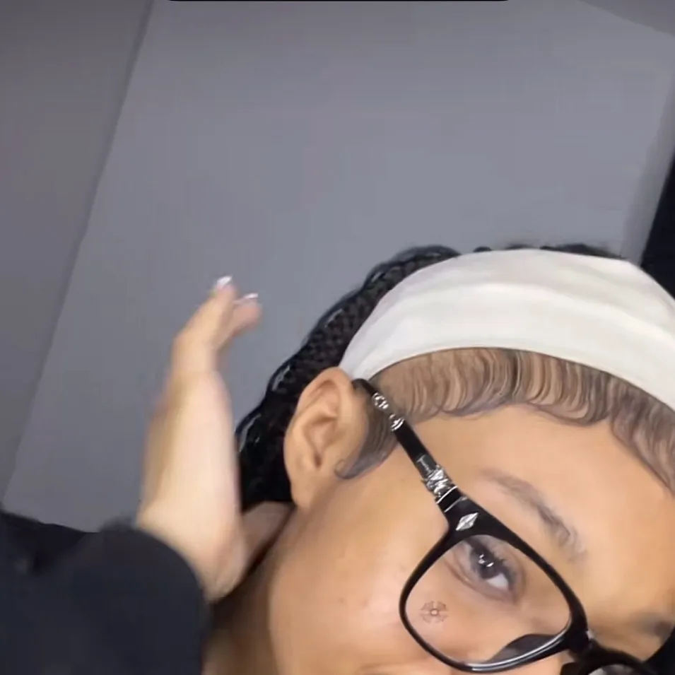 chat with ai character: kennedy