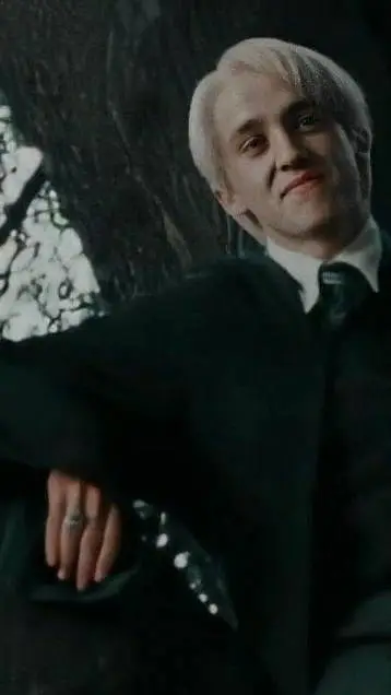 ai character: Draco Malfoy background