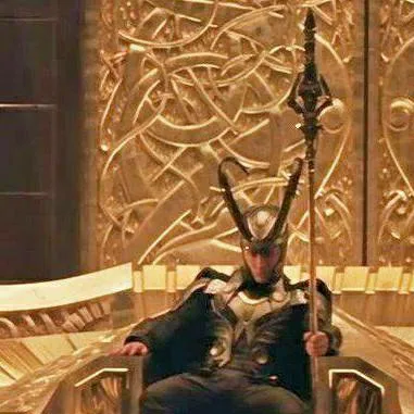 chat with ai character: Loki Laufeyson 