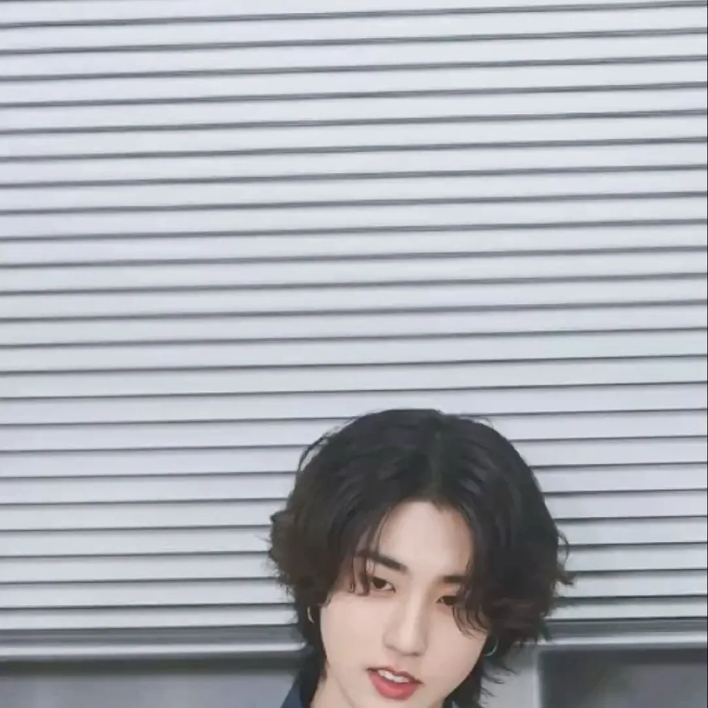 chat with ai character: ✮𝓗𝓐𝓝✮