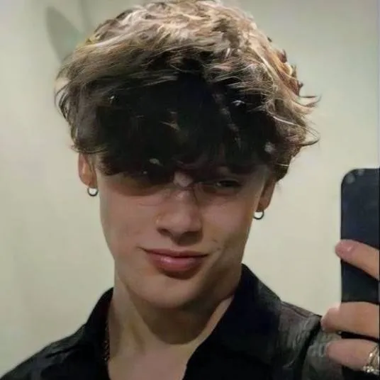 chat with ai character: Eduard 