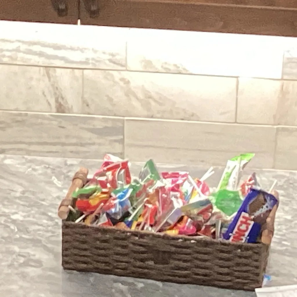 chat with ai character: KnY kidnap y/n